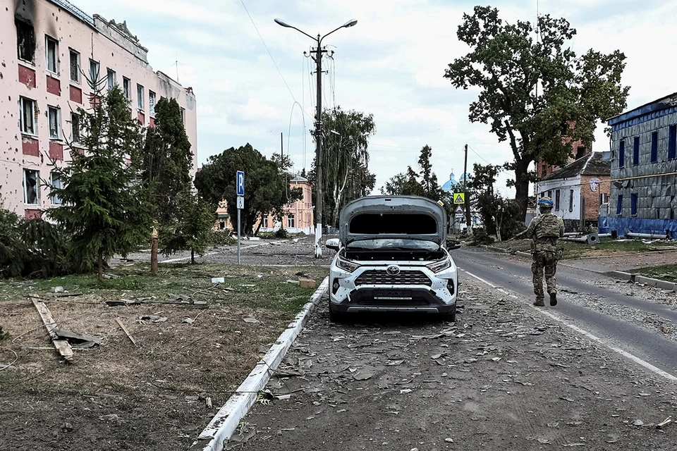 Боевики ВСУ начали угонять машины у гражданских, чтобы вернуться на Украину