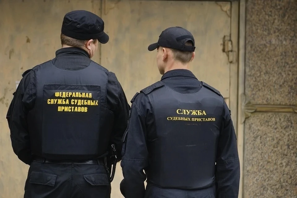 Необычный способ скрыться от долгов: приставам пришлось вытаскивать должницу из-под земли