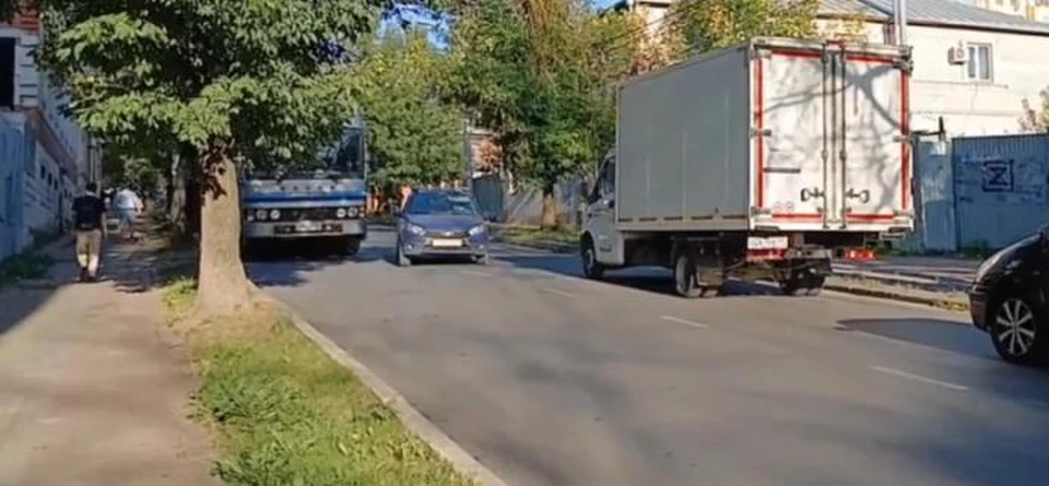Узкое место создает проблемы для машин.