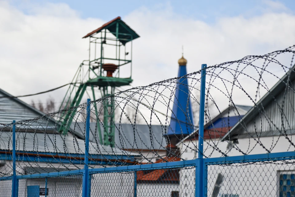 Замначальника колонии фиктивно трудоустраивал заключенных