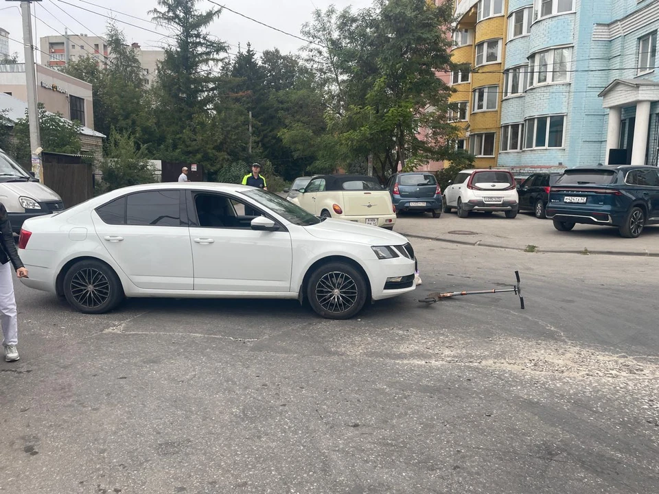 Девочка 11 лет серьезно пострадала, попав под машину на самокате в Рязани. Фото: УМВД по Рязанской области.
