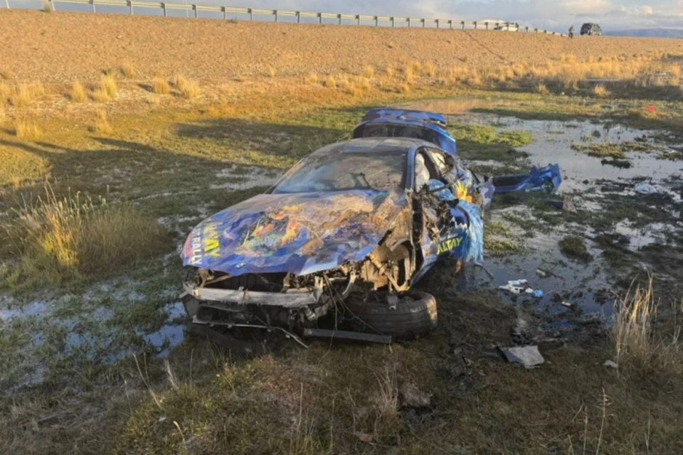 Водитель скончался до приезда скорой помощи. фото: пресс-службы ГУ МВД по Республике Алтай