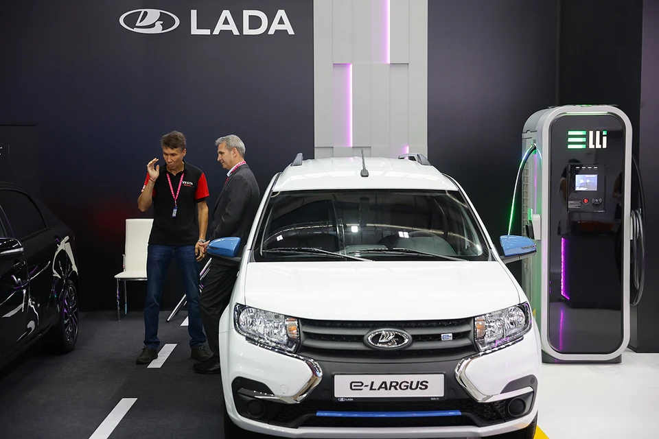 Lada e-Largus будет стоить почти 4 млн рублей. Фото: Донат Сорокин/ТАСС