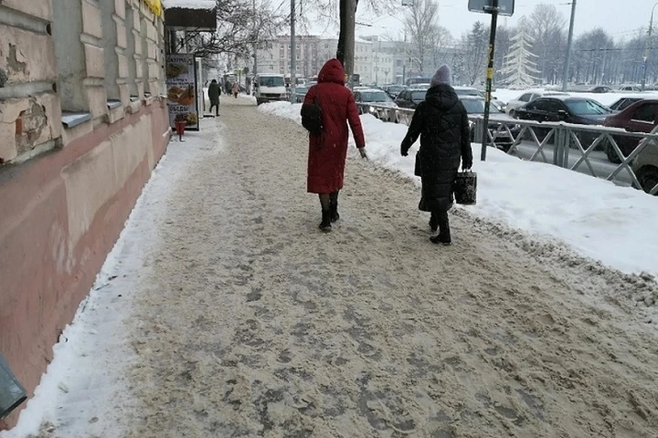 Ярославль закупил 52 тысячи тонн песко-соляной смеси.