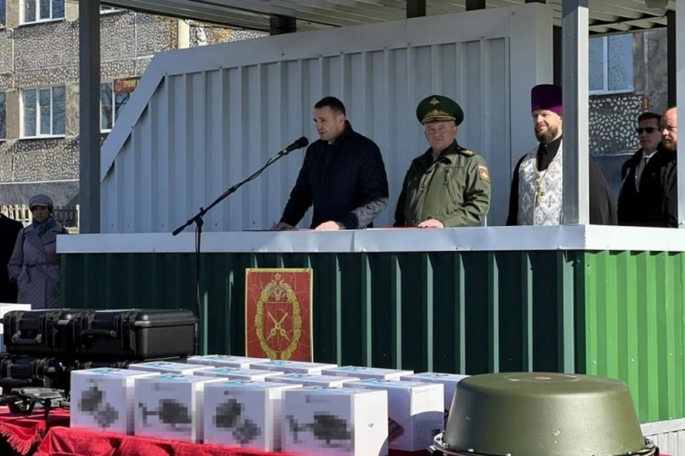 Дмитрий Демешин обратил к бойцам со словами благодарности и поддержки. Фото: пресс-служба Восточного военного округа