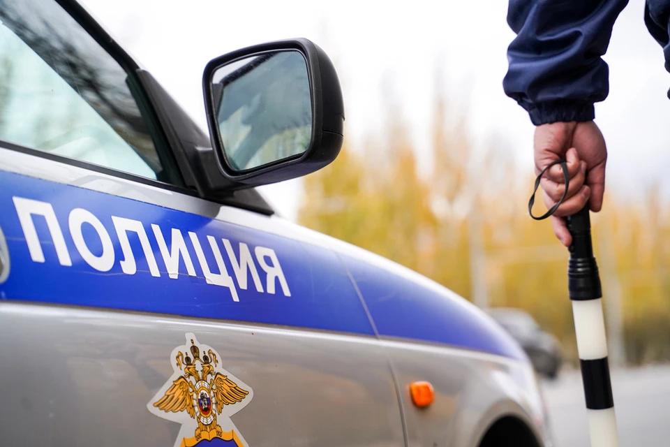 Полиция ограничила движение на пересечении улиц Красноармейской и Урицкого в оба направления