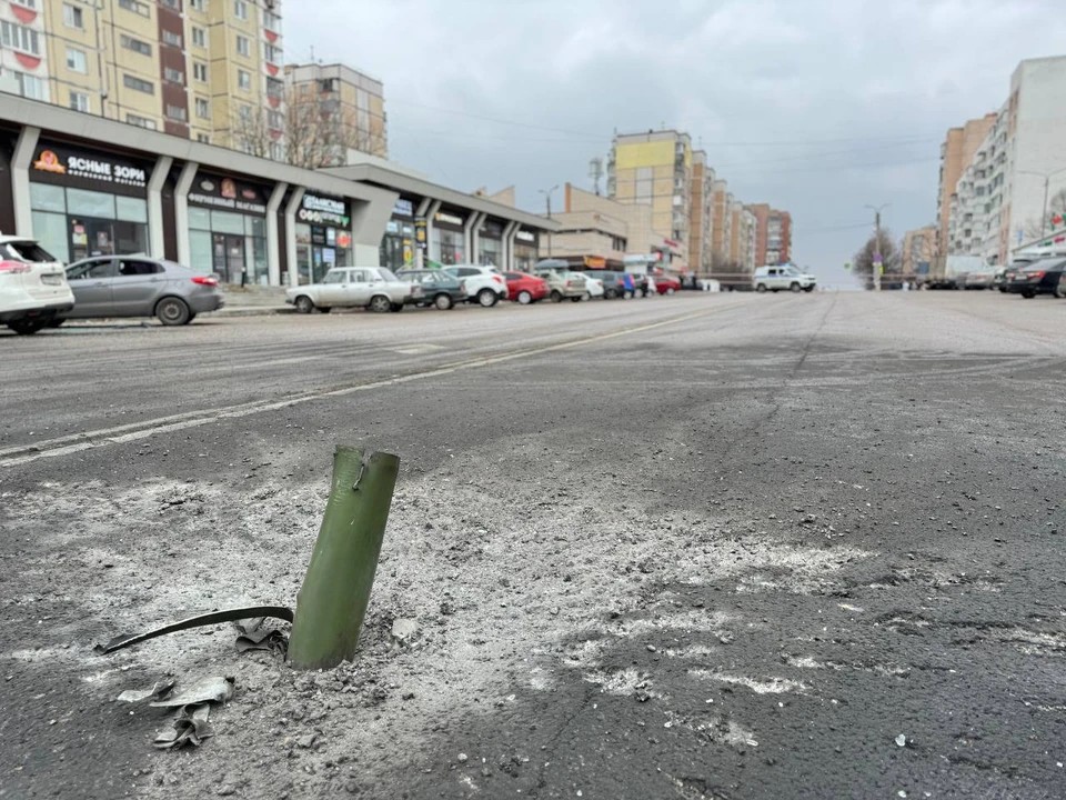 После отражения воздушной атаки вечером в Белгороде поврежден 31 автомобиль.