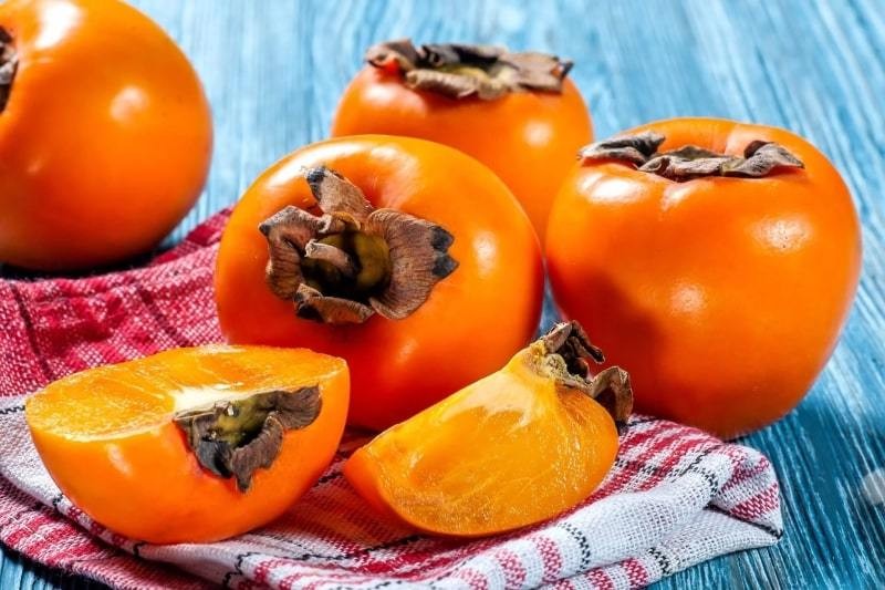 Хурма — очень полезный продукт, но много ее есть нельзя. Фото:соцсети