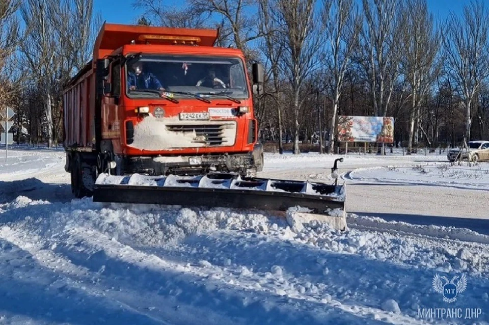 Справиться с непогодой коммунальщикам поможет специальная техника. Фото (архив): Минтранс ДНР