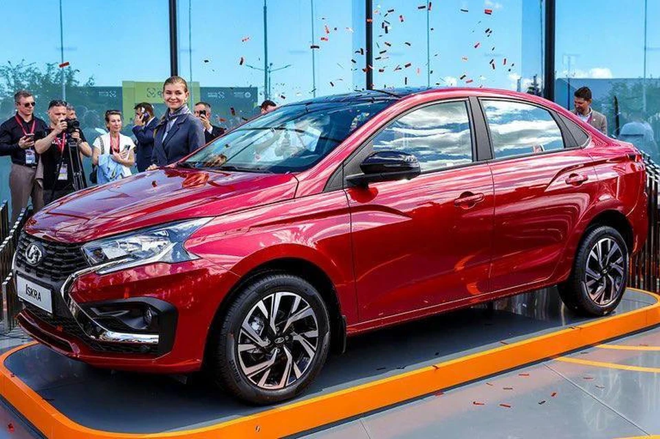 АВТОВАЗ начнет выпуск новой Lada Iskra весной 2025 года. Фото: Петр Ковалев/ТАСС