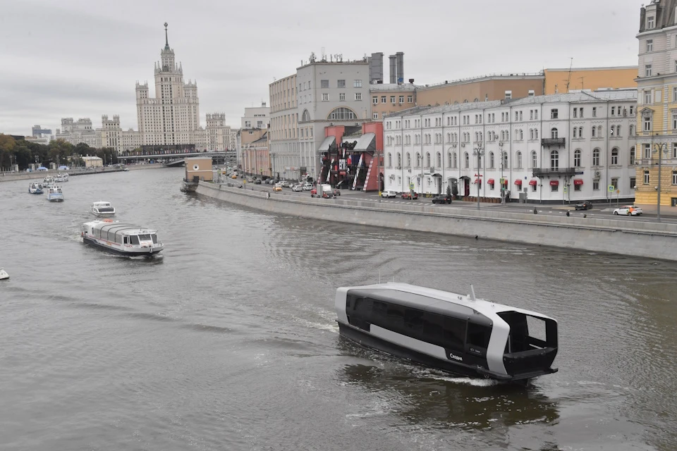 Школьники увидели знаковые места Москвы