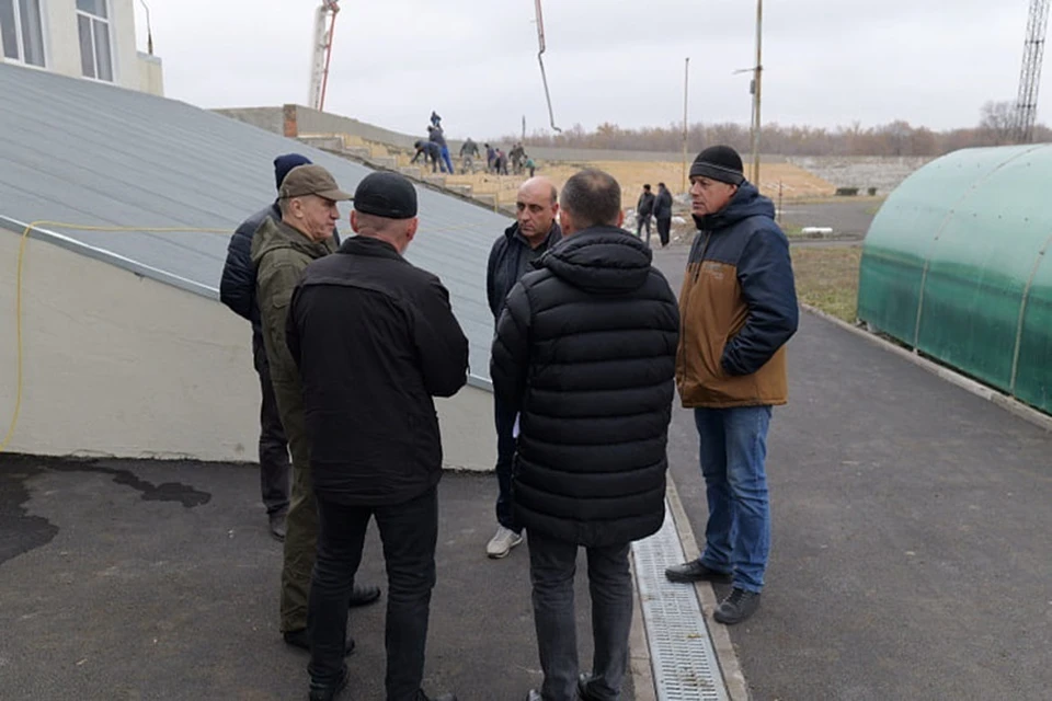 Полпред Президента в ДФО Юрий Трутнев проверил восстановление объектов в Торезе. Фото: Правительство Приморского края