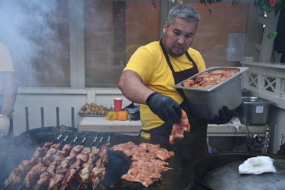 Мясо следует покупать в проверенных местах, предупреждает врач