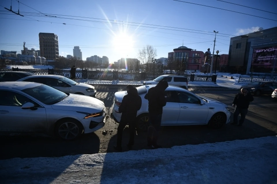 Третий автомобиль остался без видимых повреждений.