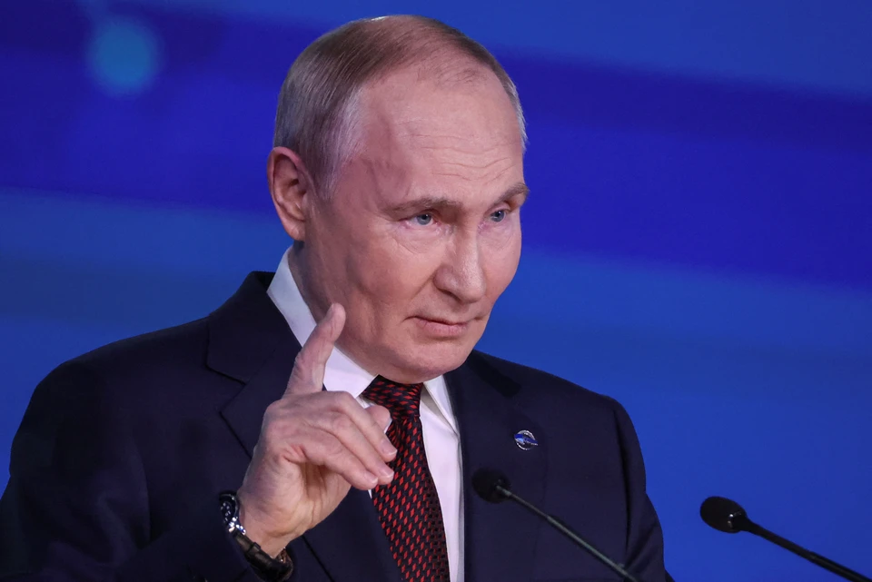 Путин шутливо поспорил о сперматозоидах во время встречи с молодыми учеными.