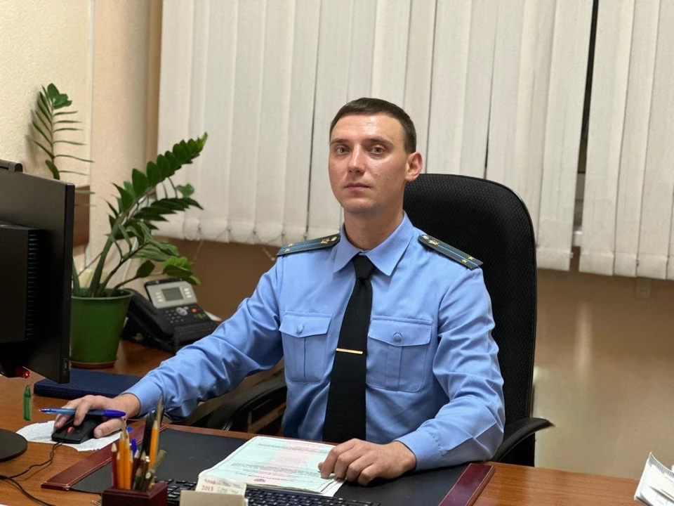 Судебный пристав-исполнитель Евгений Шатилов.