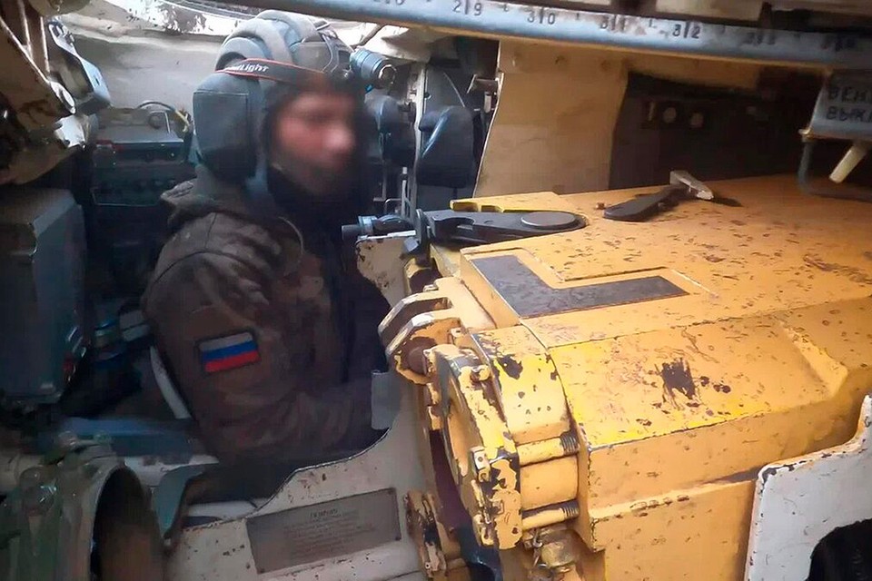 Десантники танками сравняли с землей наблюдательный пункт ВСУ