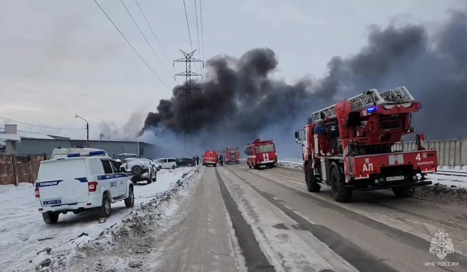 В условиях сильного задымления работали 5 звеньев газодымозащитной службы