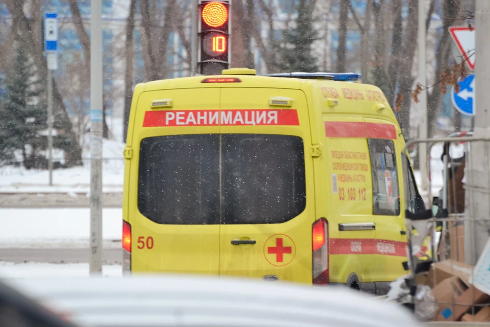 Врачи попытались спасти ребенка, но его состояние было крайне тяжелым.