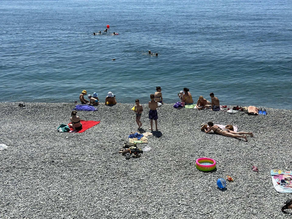 В 2024 году полуостров посетило около 6 млн туристов.