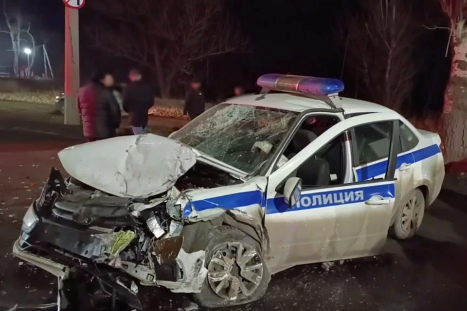 В Макеевке произошло ДТП, пострадали двое сотрудников полиции. Фото: МВД по ДНР