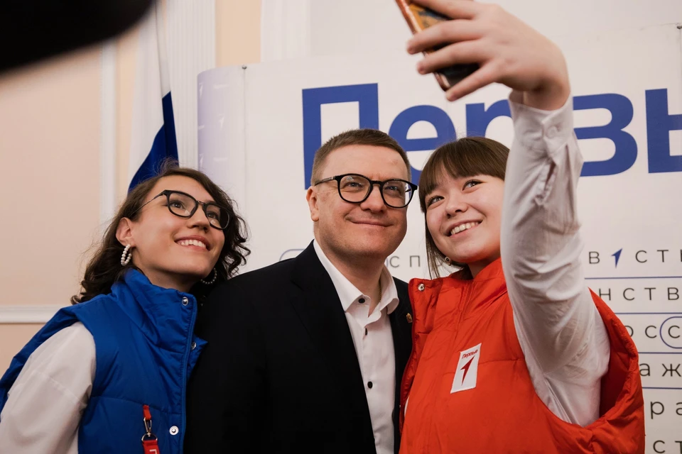 Те, кто перешел из троечников в отличники, заслужат личную похвалу главы региона.