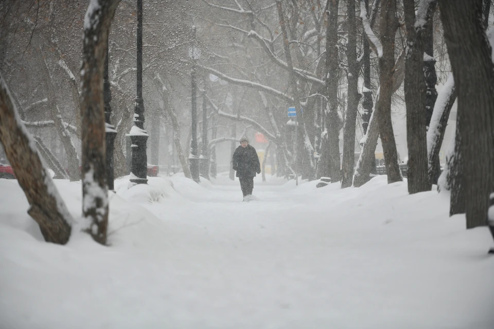 В Новосибирске будет пасмурно и продолжит валить снег.