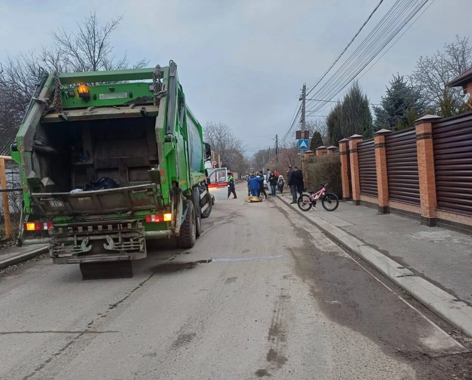 В Ростове-на-Дону на улице Фасадной под колесами фуры погибла женщина. Фото: Госавтоинспекция Ростовской области