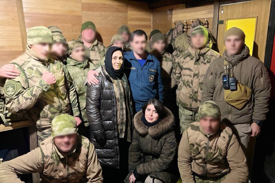Мать погибшего офицера спецназа Росгвардии продолжает помогать жителям Запорожской области