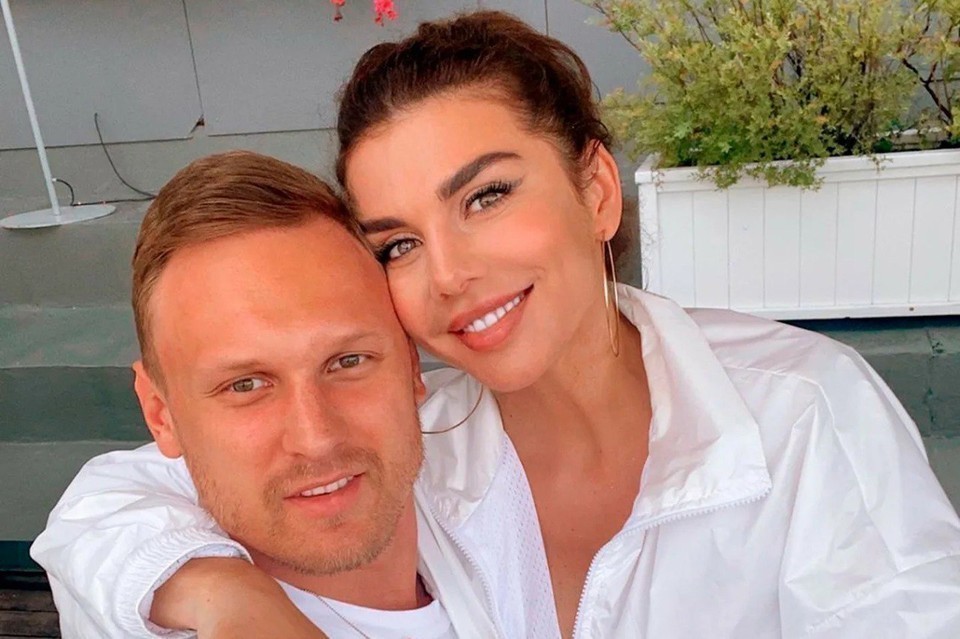 Седокова тайно покинула Россию после самоубийства бывшего мужа