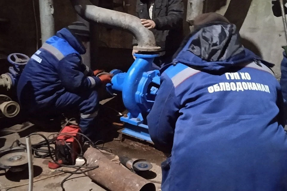 В Геническе заменили насос на главной канализационной станции. ФОТО: пресс-служба ГУП ХО "Облводоканал"