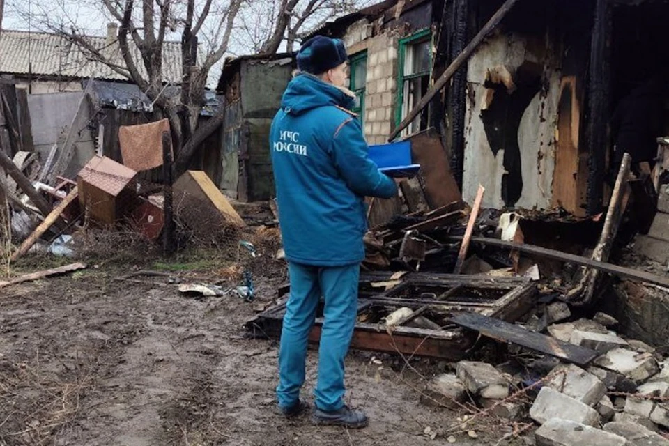 Причиной пожара стало замыкание электропроводки. ФОТО: МЧС России