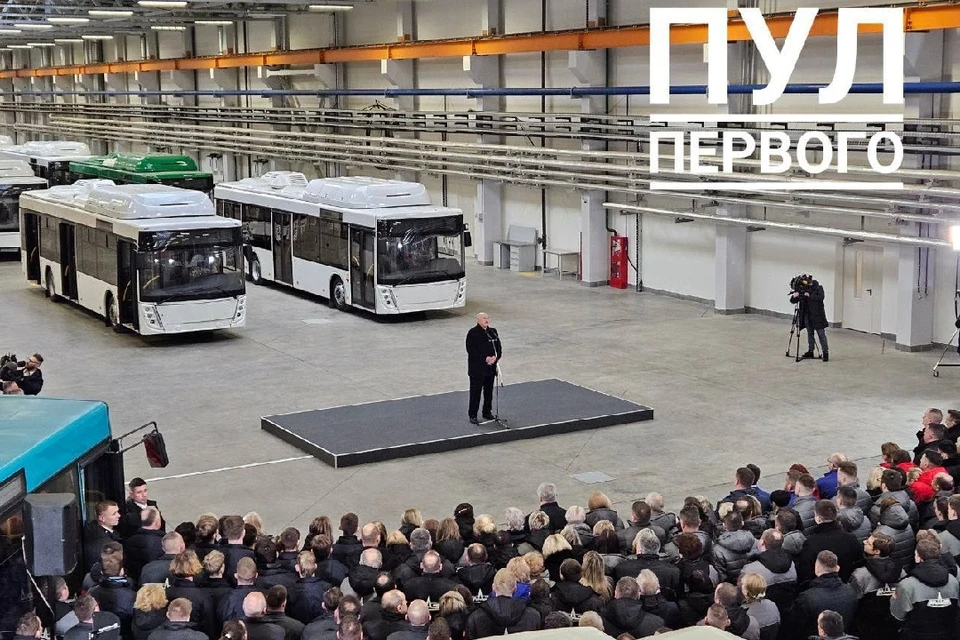 Лукашенко поделился своим принципом с работниками завода. Фото: телеграм-канал «Пул Первого».