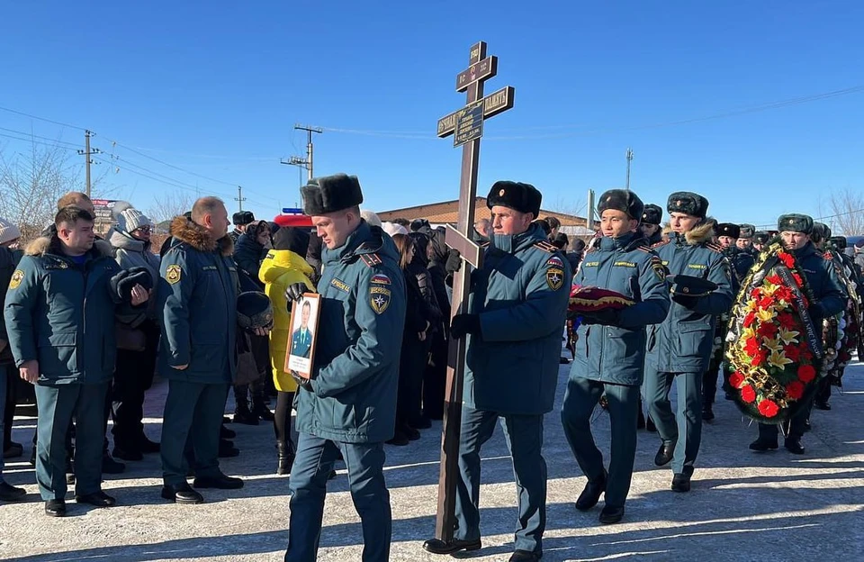 Церемония прощания проходила в Орске. Фото: МЧС России по Оренбургской области