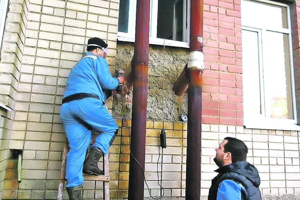 В Плавской школе бригада заменила котел и участок трубы дымохода.