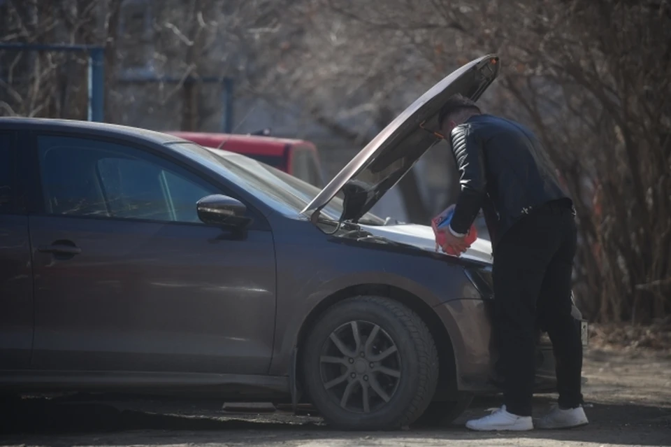 В зимний период автомобилистам рекомендуют прогревать машину перед поездкой