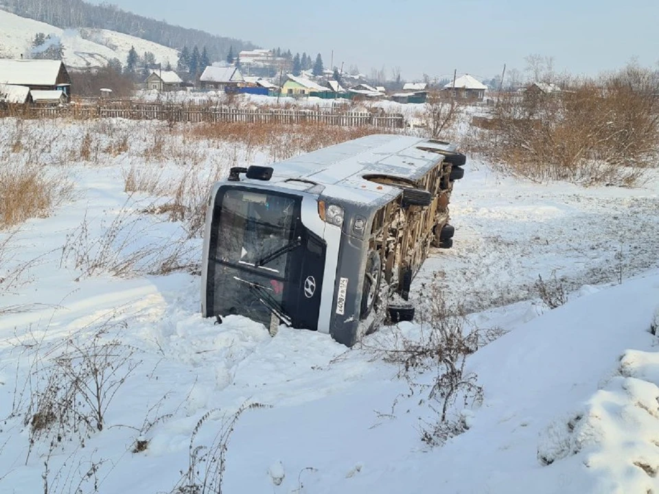 В Балахтинском районе завели дело после ДТП с участием рейсового автобуса. Фото: краевой СК