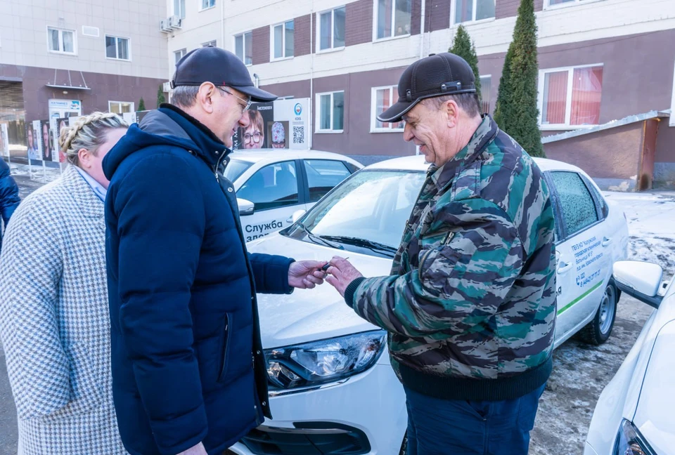 Калужские медики получили новые автомобили