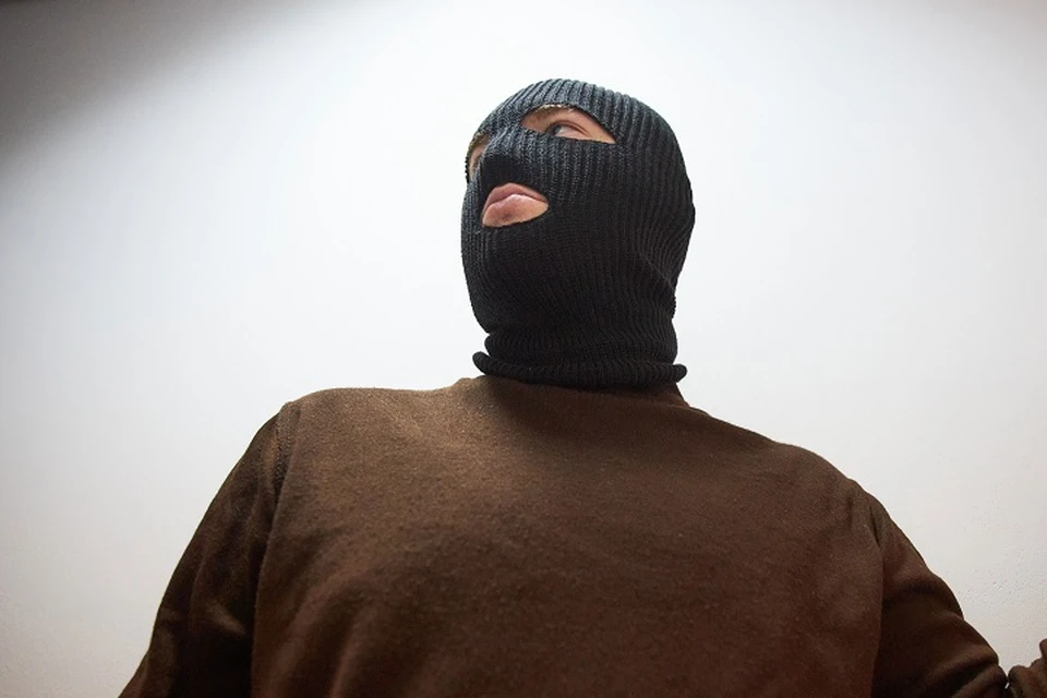 Грабитель в маске устроил налет на магазин в Хабаровском крае