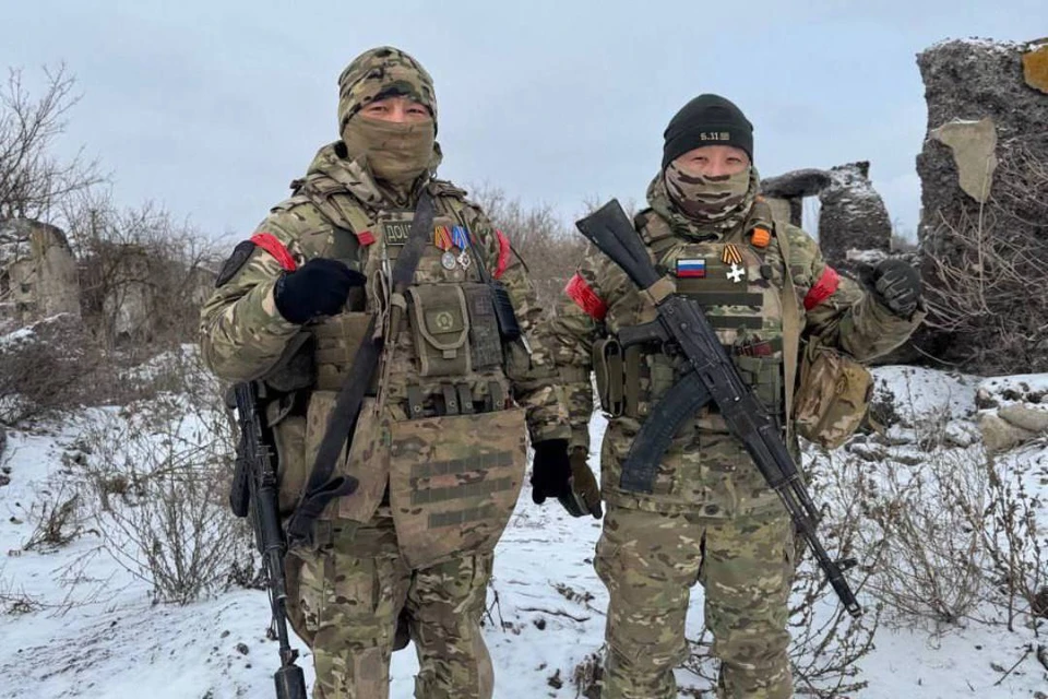 Двое бойцов СВО из Нукутского района полили госнаграды. Фото: районная администрация.