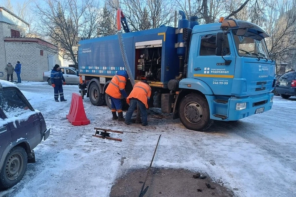 В ДНР привлекли из соседних регионов дополнительные бригады для устранения аварий на сетях тепло- и водоснабжения. Фото: Минстрой ДНР