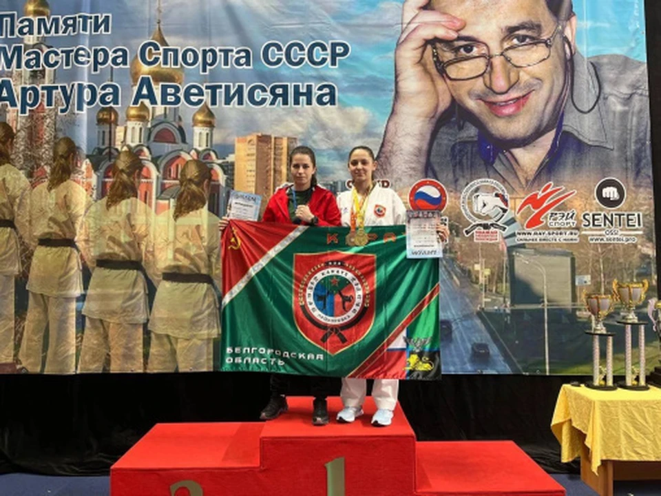 Тренирует спортсменку Алина Чистюхина.