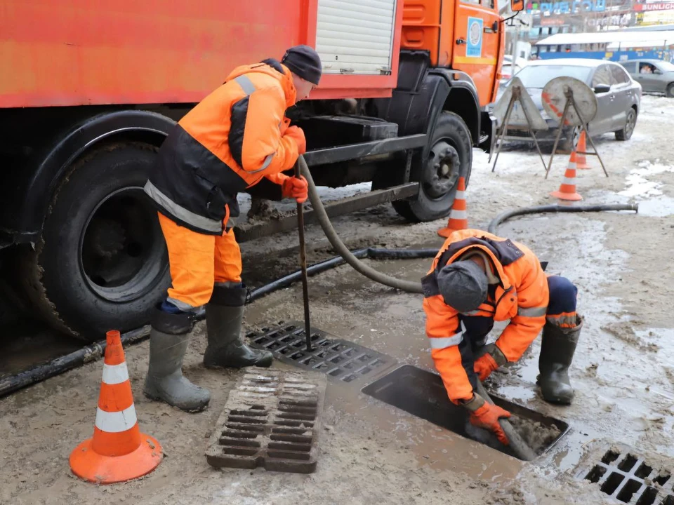 В местах, где ливневок нет, воду будут откачивать спецмашины. Фото: телеграм-канал Ивана Носкова