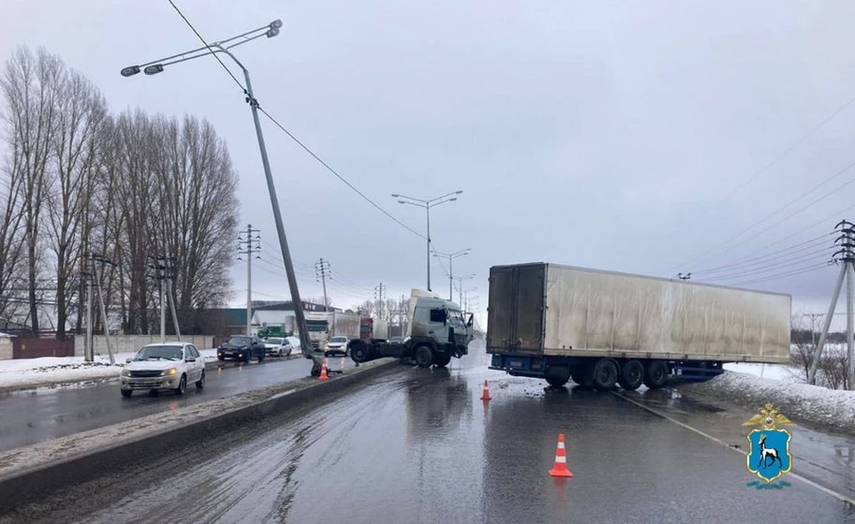 Автомобилист не справился с рулевым управлением.