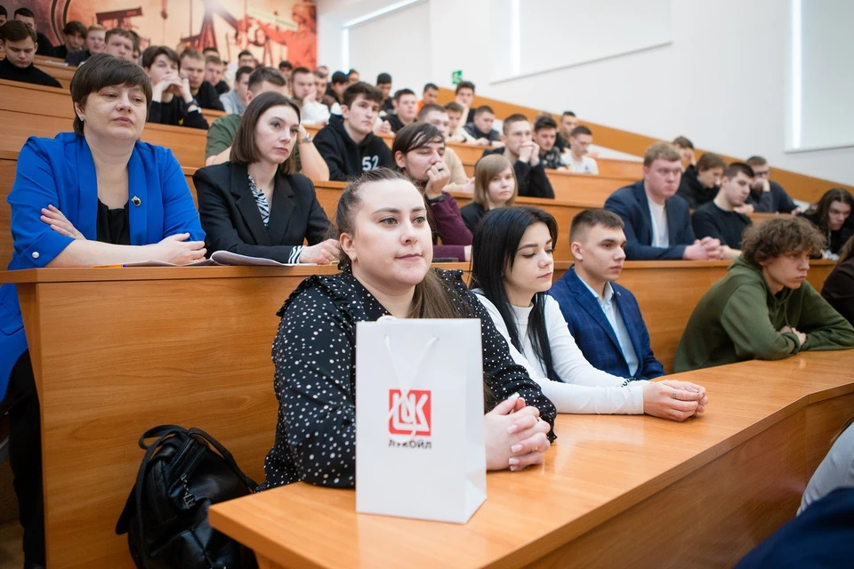 В Ухтинском государственном техническом университете организовали профориентационные экскурсии и встречи для студентов, интересующихся карьерой в нефтегазовой отрасли.