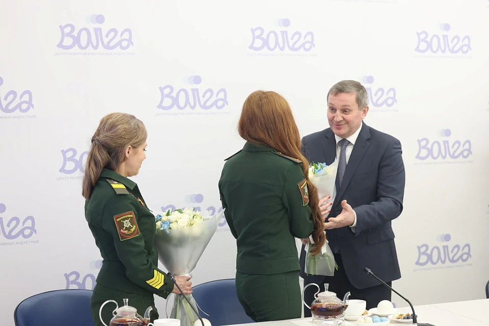 Бочаров встретился с участницами СВО, матерями, женами и вдовами бойцов. Фото: АВО