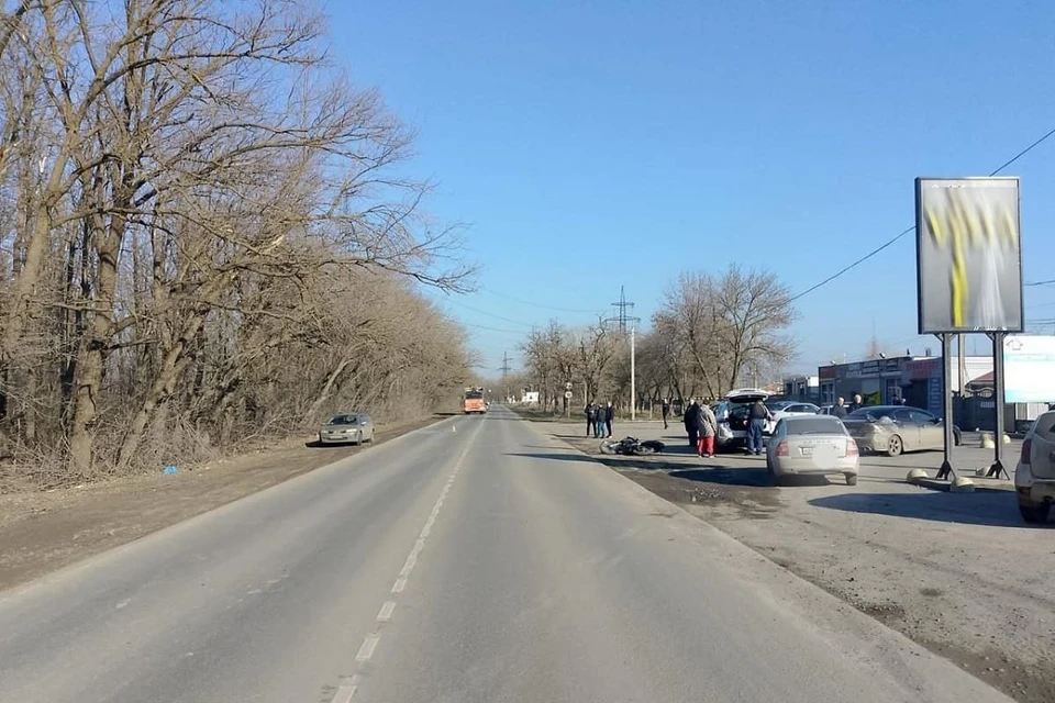 Сотрудники ГАИ устанавливают все обстоятельства аварии.