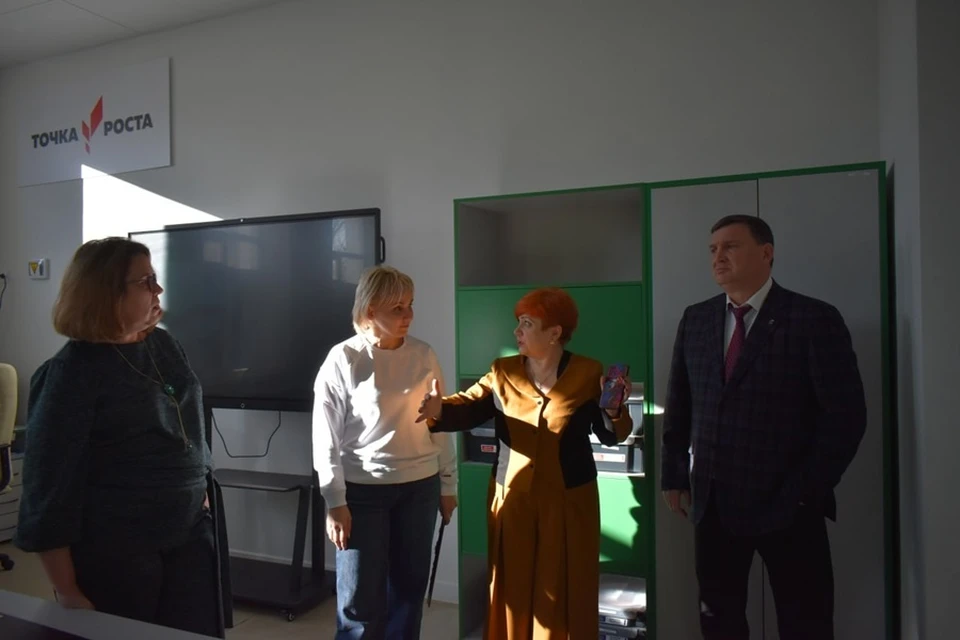 Врио губернатора Еврейской автономной области посетила Амвросиевский округ в ДНР. Фото: ТГ/Лызов