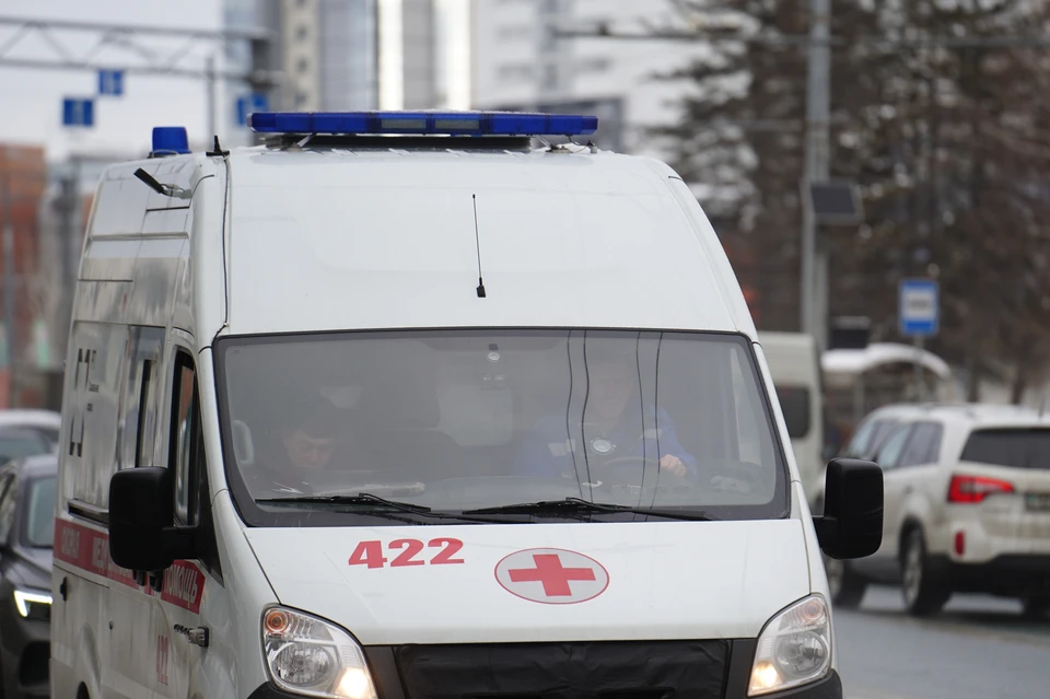 С травмами девочку доставили в больницу.