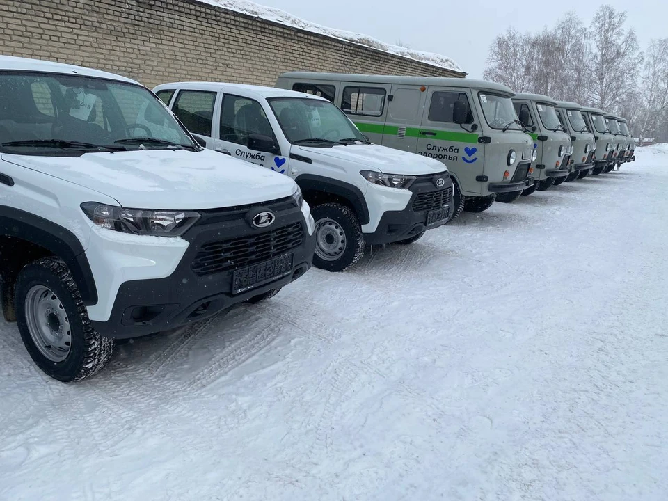 339 новых машин пополнили автопарк медучреждений Новосибирской области. Фото: телеграм-канал Андрея Травникова.